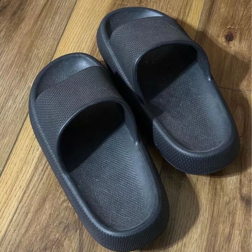 Women's Black Slide Slippers